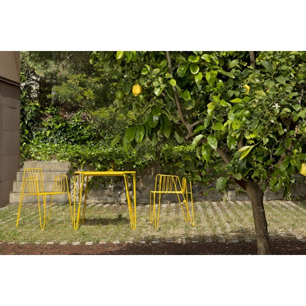 exterior con Silla y mesa colección Rambla Mobles 114 color amarilla