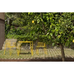 Terraza con Mesa Punt Mobles Rambla amarilla