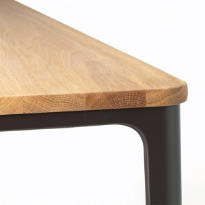 detalle madera de roble mesa Plate Vitra