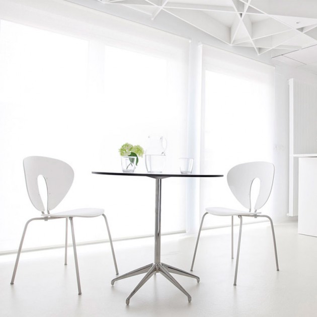 office con mesa Marea blanca Stua base cromada altura 73 cm